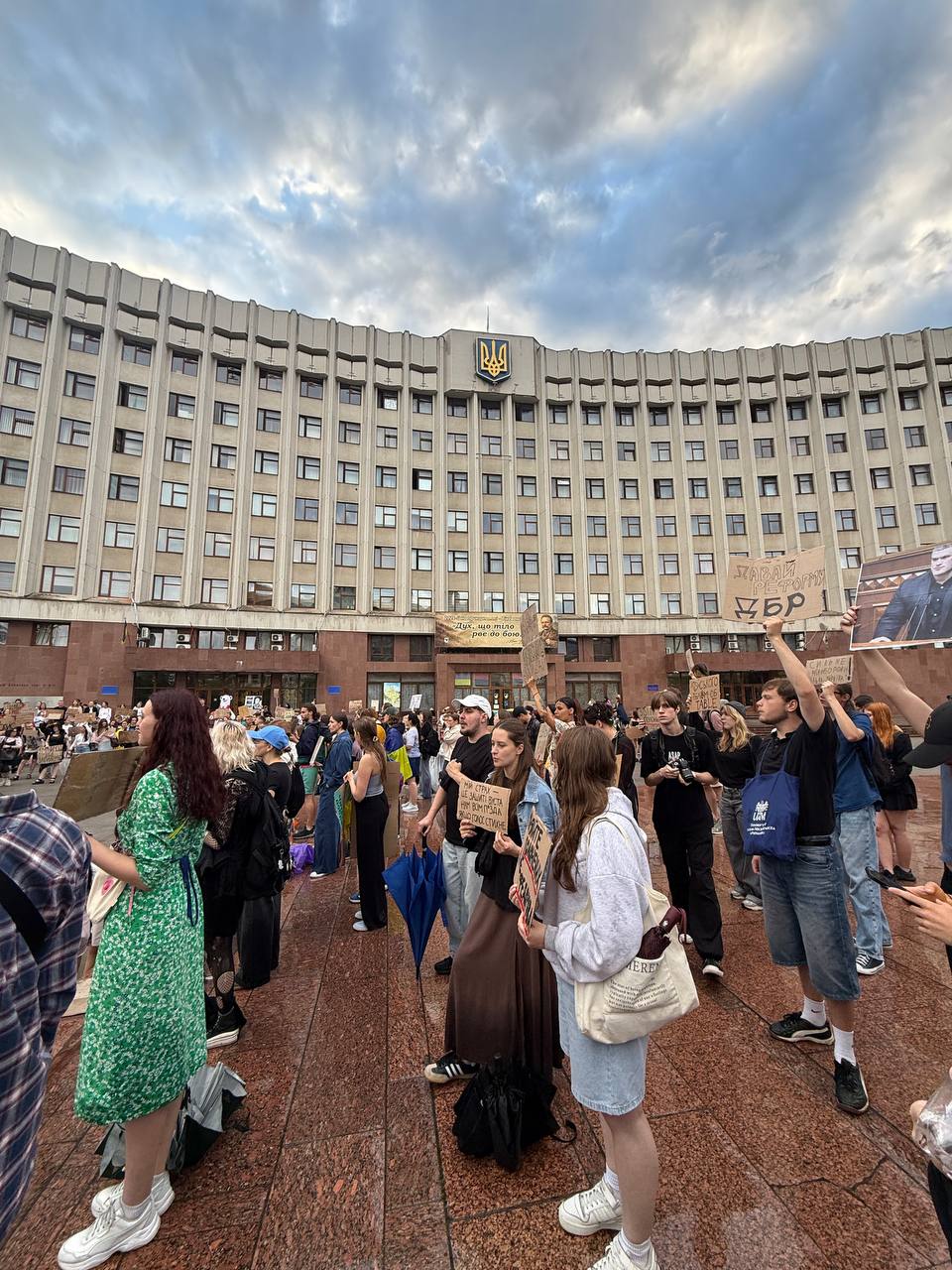 «Наше слово має значення»: у Франківську відбулася четверта акція протесту проти звільнення Михайла Федорова (ФОТО)
